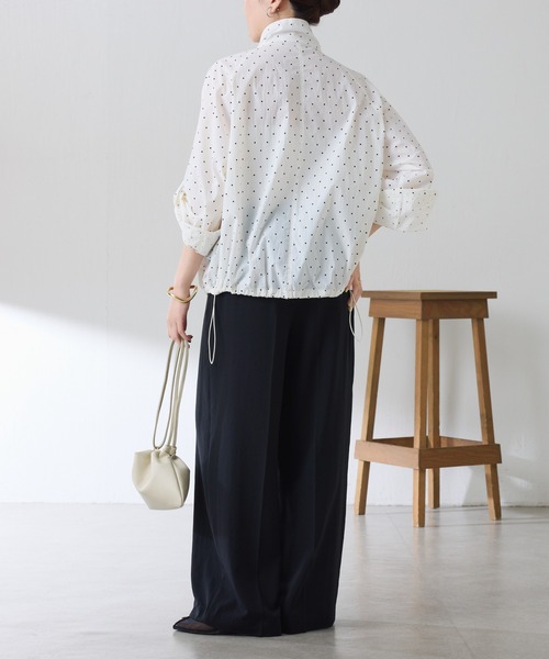 COLLAGE GALLARDAGALANTE（コラージュガリャルダガランテ）の「パッカブルスタンドネックブルゾン（マウンテンパーカー・レディース・グレー/ホワイト/ブラウン・FREE）」の11枚目の写真