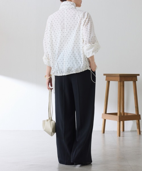 COLLAGE GALLARDAGALANTE（コラージュガリャルダガランテ）の「パッカブルスタンドネックブルゾン（マウンテンパーカー・レディース・グレー/ホワイト/ブラウン・FREE）」の12枚目の写真