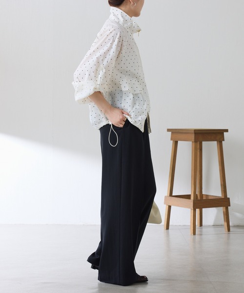 COLLAGE GALLARDAGALANTE（コラージュガリャルダガランテ）の「パッカブルスタンドネックブルゾン（マウンテンパーカー・レディース・グレー/ホワイト/ブラウン・FREE）」の13枚目の写真