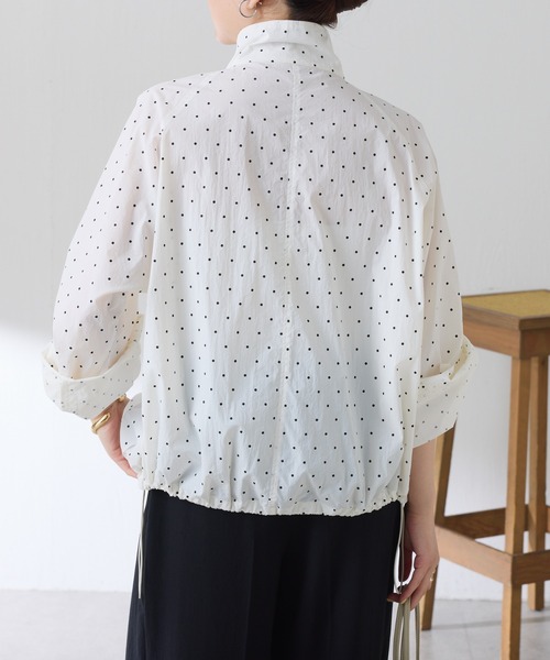 COLLAGE GALLARDAGALANTE（コラージュガリャルダガランテ）の「パッカブルスタンドネックブルゾン（マウンテンパーカー・レディース・グレー/ホワイト/ブラウン・FREE）」の7枚目の写真