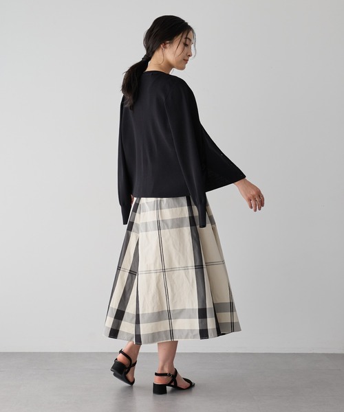 YECCA VECCA（イェッカヴェッカ）の「【撥水】メモリーフレアスカート（スカート・レディース・ネイビー/ライトベージュ・FREE）」の7枚目の写真
