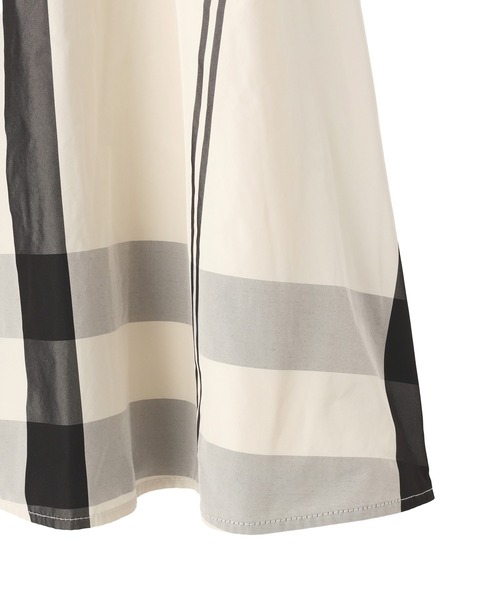 YECCA VECCA（イェッカヴェッカ）の「【撥水】メモリーフレアスカート（スカート・レディース・ネイビー/ライトベージュ・FREE）」の18枚目の写真