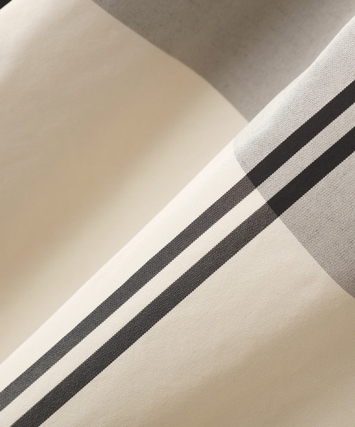 YECCA VECCA（イェッカヴェッカ）の「【撥水】メモリーフレアスカート（スカート・レディース・ネイビー/ライトベージュ・FREE）」の19枚目の写真