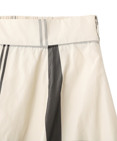 YECCA VECCA（イェッカヴェッカ）の「【撥水】メモリーフレアスカート（スカート・レディース・ネイビー/ライトベージュ・FREE）」の20枚目の写真