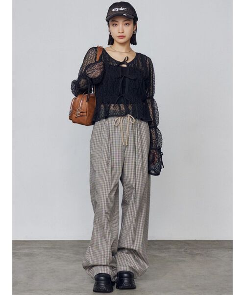 EMODA(エモダ)の「2WAYギャザーリボンニット(ニット/セーター・レディース・ブルー/アイボリー/ブラック・FREE)」の8枚目の写真