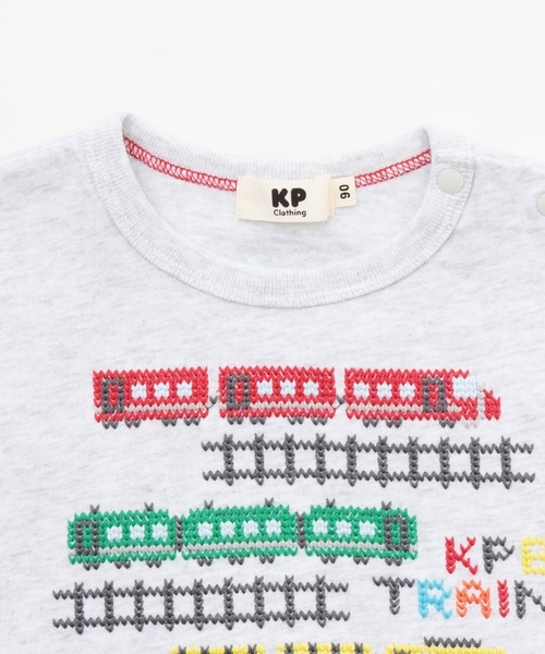 KP BOY（ケーピーボーイ）の「電車柄クロス刺しゅう 長袖Tシャツ（Tシャツ/カットソー・キッズ・サックスブルー/オートミール・110cm/100cm/90cm/80ｃｍ）」の4枚目の写真