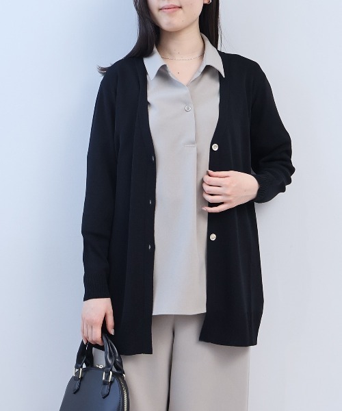 fleur by mint breeze(フルールバイミントブリーズ)の「【接触冷感】【L~5L 大きいサイズ】シャイニーヤーンVネックカーディガン(カーディガン/ボレロ・レディース・ベージュ/ブラック/グレー・5L/4L/3L/LL)」の1枚目の写真