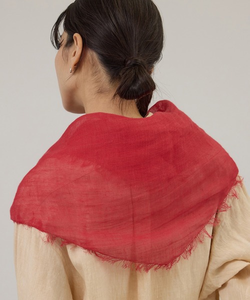 SALON adam et rope'(サロン アダム エ ロペ)の「リネンロサンジスカーフ(バンダナ/スカーフ・レディース・レッド/ダークブラウン/オフホワイト・FREE)」の8枚目の写真