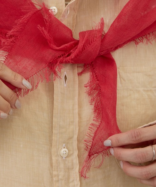 SALON adam et rope'(サロン アダム エ ロペ)の「リネンロサンジスカーフ(バンダナ/スカーフ・レディース・レッド/ダークブラウン/オフホワイト・FREE)」の10枚目の写真