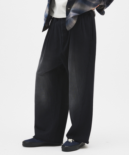 JOURNAL STANDARD（ジャーナルスタンダード）の「エイジング フェード 2タック スウェット パンツ（スウェットパンツ・メンズ・チャコールグレー/ブラック・LARGE/MEDIUM）」の9枚目の写真