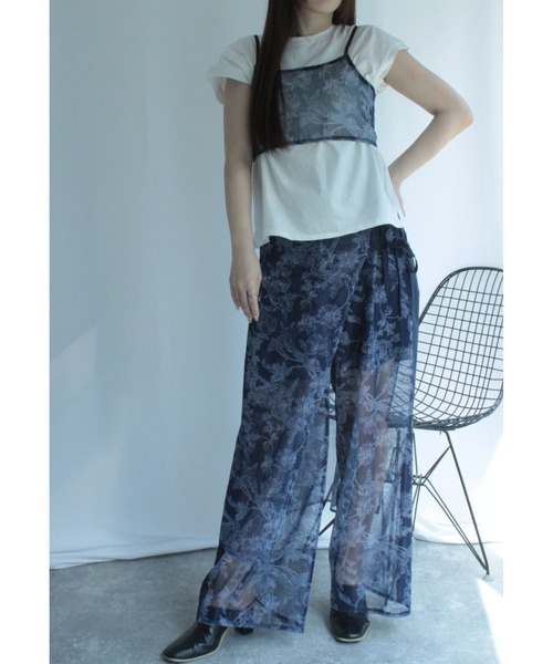 amini(アミニ)の「メッシュボタニカルプリントビスチェ【SET UP可】(キャミソール・レディース・ベージュ/ブラック/ネイビー・MEDIUM)」の14枚目の写真