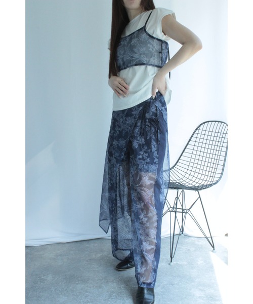 amini(アミニ)の「メッシュボタニカルプリントビスチェ【SET UP可】(キャミソール・レディース・ベージュ/ブラック/ネイビー・MEDIUM)」の15枚目の写真