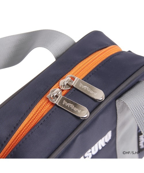 OUTDOOR PRODUCTS(アウトドアプロダクツ)の「【ハイキュー!!×OUTDOOR PRODUCTS】 スクールバッグ風ミニショルダー(ショルダーバッグ・レディース・ブラック×レッド/ブラック/ネイビー/ベージュ・FREE)」の16枚目の写真