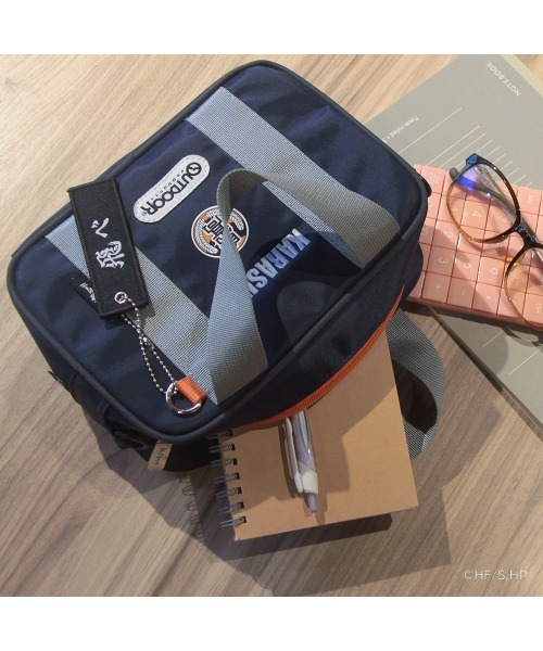 OUTDOOR PRODUCTS(アウトドアプロダクツ)の「【ハイキュー!!×OUTDOOR PRODUCTS】 スクールバッグ風ミニショルダー(ショルダーバッグ・レディース・ブラック×レッド/ブラック/ネイビー/ベージュ・FREE)」の22枚目の写真