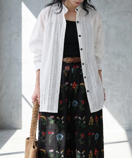 antiqua(アンティカ)の「レース切替 コットン シアー シャツ(シャツ/ブラウス・レディース・ホワイト/ブラック・ONESIZE)」の4枚目の写真