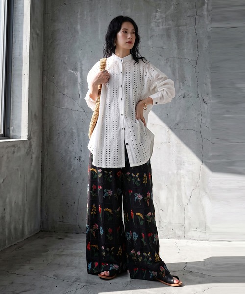 antiqua(アンティカ)の「レース切替 コットン シアー シャツ(シャツ/ブラウス・レディース・ホワイト/ブラック・ONESIZE)」の6枚目の写真
