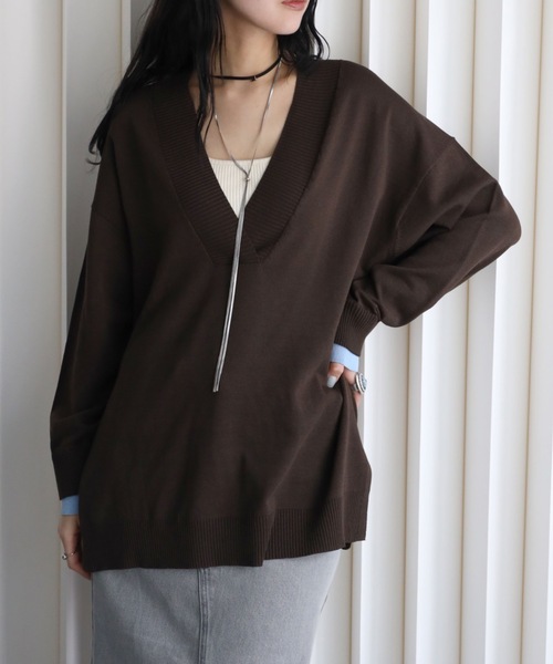YENNA（イェンナ）の「【ディープVネック 配色レイヤードスリーブルーズニット】深Vネックニット/バイカラースリーブ（ニット/セーター・レディース・ブラウン/ネイビー/アイボリー・FREE）」の16枚目の写真