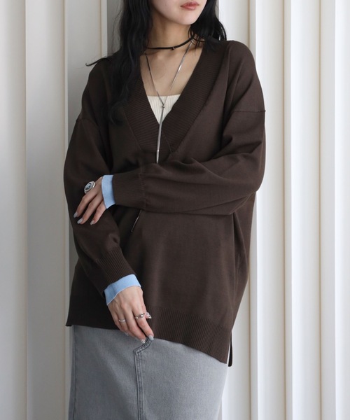 YENNA（イェンナ）の「【ディープVネック 配色レイヤードスリーブルーズニット】深Vネックニット/バイカラースリーブ（ニット/セーター・レディース・ブラウン/ネイビー/アイボリー・FREE）」の18枚目の写真