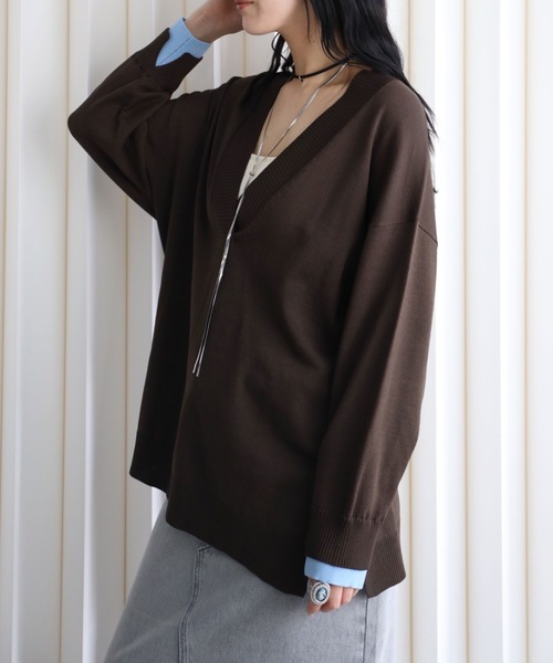 YENNA（イェンナ）の「【ディープVネック 配色レイヤードスリーブルーズニット】深Vネックニット/バイカラースリーブ（ニット/セーター・レディース・ブラウン/ネイビー/アイボリー・FREE）」の22枚目の写真