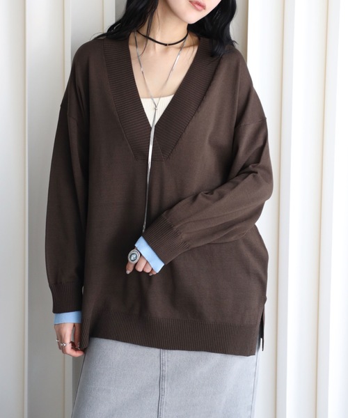 YENNA（イェンナ）の「【ディープVネック 配色レイヤードスリーブルーズニット】深Vネックニット/バイカラースリーブ（ニット/セーター・レディース・ブラウン/ネイビー/アイボリー・FREE）」の13枚目の写真