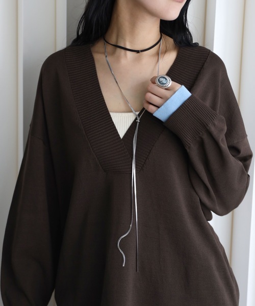 YENNA（イェンナ）の「【ディープVネック 配色レイヤードスリーブルーズニット】深Vネックニット/バイカラースリーブ（ニット/セーター・レディース・ブラウン/ネイビー/アイボリー・FREE）」の12枚目の写真