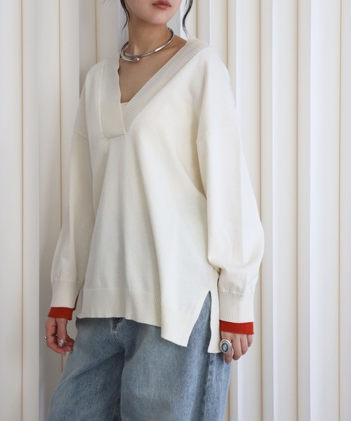 YENNA（イェンナ）の「【ディープVネック 配色レイヤードスリーブルーズニット】深Vネックニット/バイカラースリーブ（ニット/セーター・レディース・ブラウン/ネイビー/アイボリー・FREE）」の8枚目の写真