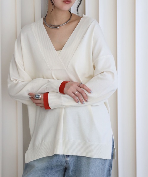 YENNA（イェンナ）の「【ディープVネック 配色レイヤードスリーブルーズニット】深Vネックニット/バイカラースリーブ（ニット/セーター・レディース・ブラウン/ネイビー/アイボリー・FREE）」の11枚目の写真