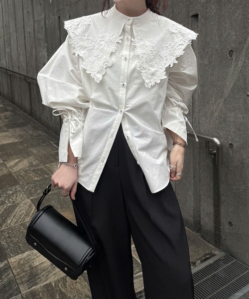 WILLFULLY（ウィルフリー）の「motif lace big collar SH（シャツ/ブラウス・レディース・ブラック/ホワイト/ブルー系その他・FREE）」の2枚目の写真