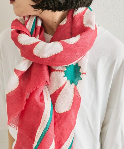 ear PAPILLONNER(イアパピヨネ)の「【JAITUSH】BIG FLOWER STOLE/花柄ストール(ストール/ショール・レディース・レッド/ブルー・FREE)」の11枚目の写真