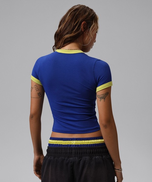 JORDAN BRAND(ジョーダンブランド)の「JORDAN BRAND AS WMNS J SS RETRO GFX CREW P6 / ジョーダン ブランド ウィメンズ ジョーダン GFX ショートスリーブ クルー レトロ P6 / NIKE【SP】(Tシャツ/カットソー・レディース・イエロー/ブルー・S/M/L)」の7枚目の写真