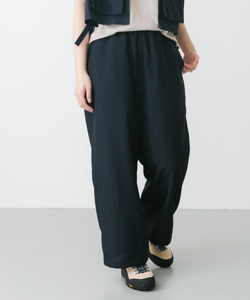 EKAL（エカル）の「『UR TECH DRYLUXE』ハイツイストイージートラウザー（その他パンツ・レディース・グレー/ブルーグレー/ネイビー・ONE）」の19枚目の写真