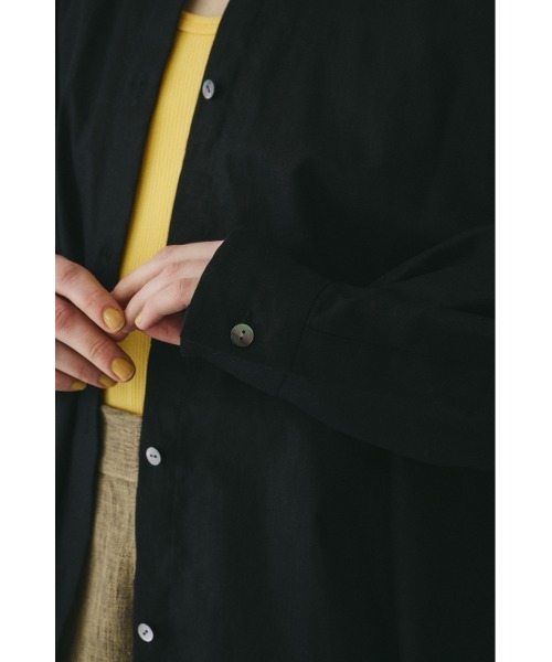 HeRIN.CYE(ヘリンドットサイ)の「Back shirring shirt バックシャーリングシャツ(シャツ/ブラウス・レディース・ピンク/ライトベージュ/ブラック・FREE)」の12枚目の写真