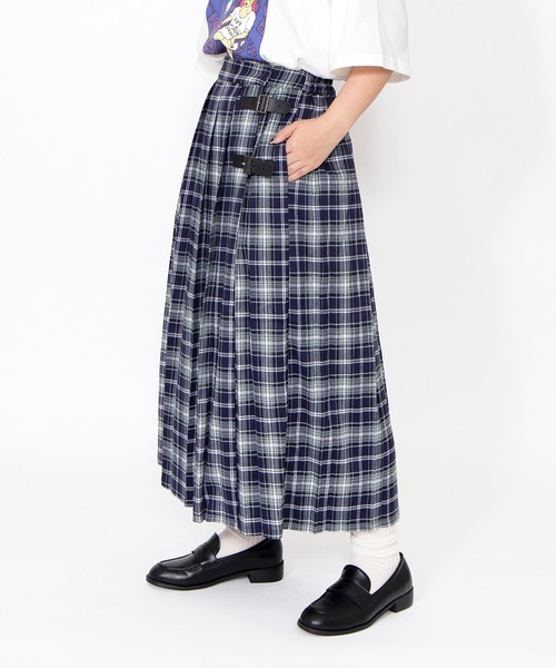 PUNYUS（プニュズ）の「チェック柄ラップスカート（スカート・レディース・カーキ/ネイビー/オレンジ・1/2/3/4）」の7枚目の写真