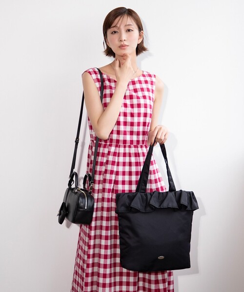 TOCCA(トッカ)の「CLAVIER LEATHER BOSTON BAG ボストンバッグ(ボストンバッグ・レディース・ベージュ系/レッド系/ブラック系・F)」の4枚目の写真