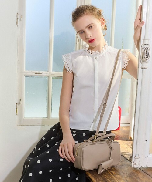 TOCCA(トッカ)の「CLAVIER LEATHER BOSTON BAG ボストンバッグ(ボストンバッグ・レディース・ベージュ系/レッド系/ブラック系・F)」の5枚目の写真