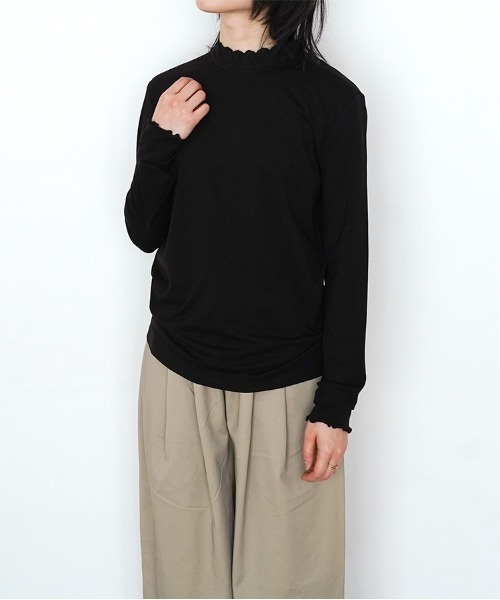 オオカミとフクロウ（オオカミとフクロウ）の「オオカミと小鳥の囀る木の下で“あわせ”（Tシャツ/カットソー・レディース・ブラック/オフホワイト/ライトグリーン・FREE）」の3枚目の写真