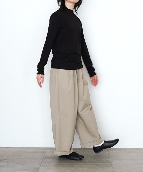 オオカミとフクロウ（オオカミとフクロウ）の「オオカミと小鳥の囀る木の下で“あわせ”（Tシャツ/カットソー・レディース・ブラック/オフホワイト/ライトグリーン・FREE）」の5枚目の写真