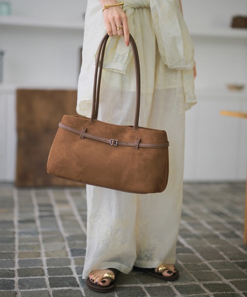 LAULEN(ローレン)の「suede touch belted shoulder bag /スエード調ベルト付きショルダーバッグ(ショルダーバッグ・レディース・キャメル・FREE)」の6枚目の写真