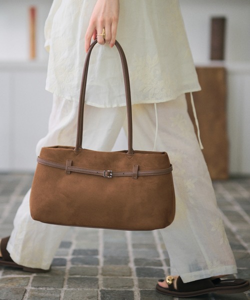 LAULEN(ローレン)の「suede touch belted shoulder bag /スエード調ベルト付きショルダーバッグ(ショルダーバッグ・レディース・キャメル・FREE)」の8枚目の写真