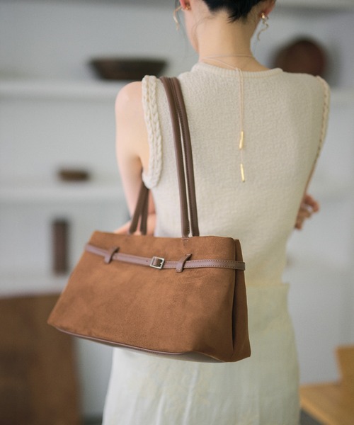 LAULEN(ローレン)の「suede touch belted shoulder bag /スエード調ベルト付きショルダーバッグ(ショルダーバッグ・レディース・キャメル・FREE)」の13枚目の写真