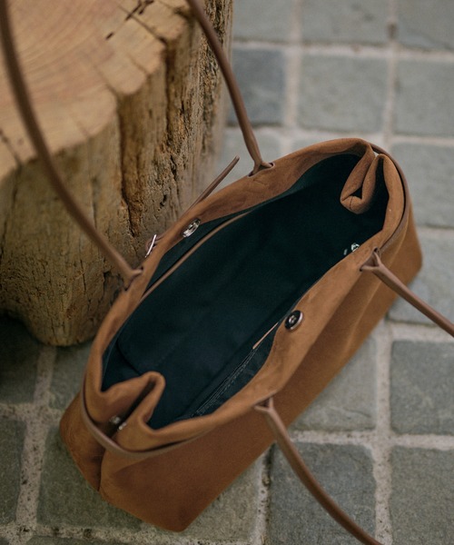 LAULEN(ローレン)の「suede touch belted shoulder bag /スエード調ベルト付きショルダーバッグ(ショルダーバッグ・レディース・キャメル・FREE)」の15枚目の写真