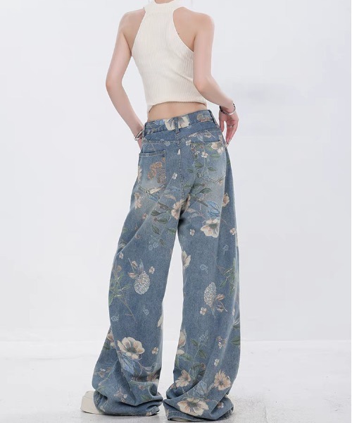LUCPY(ラクピー)の「フラワープリントルーズワイドデニムパンツ(デニムパンツ・レディース・ブルー・SMALL/MEDIUM/LARGE/X-LARGE)」の4枚目の写真