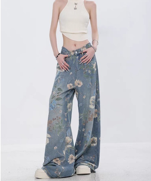 LUCPY(ラクピー)の「フラワープリントルーズワイドデニムパンツ(デニムパンツ・レディース・ブルー・SMALL/MEDIUM/LARGE/X-LARGE)」の5枚目の写真