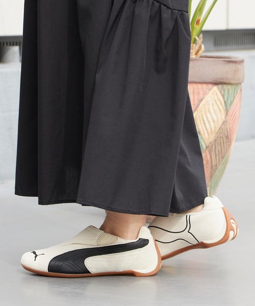 PUMA(プーマ)の「PUMA/プーマ SLIPCAT スピードキャット スニーカー レディース ブランドロゴ ロープロファイルスニーカー 秋 秋服 2026年秋冬(スニーカー・レディース・ブラック/アイボリー・23/23.5/24/24.5/25)」の1枚目の写真