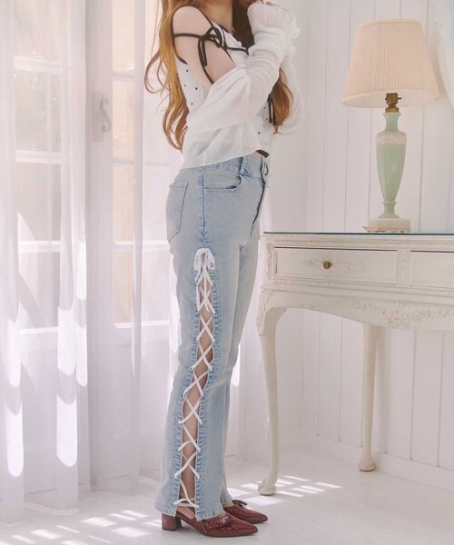 OLIVE des OLIVE(オリーブデオリーブ)の「【Belle Charme】Side Lace-up Flare Denim(デニムパンツ・レディース・グレー/サックスブルー/ブラック・SMALL/MEDIUM/LARGE)」の4枚目の写真