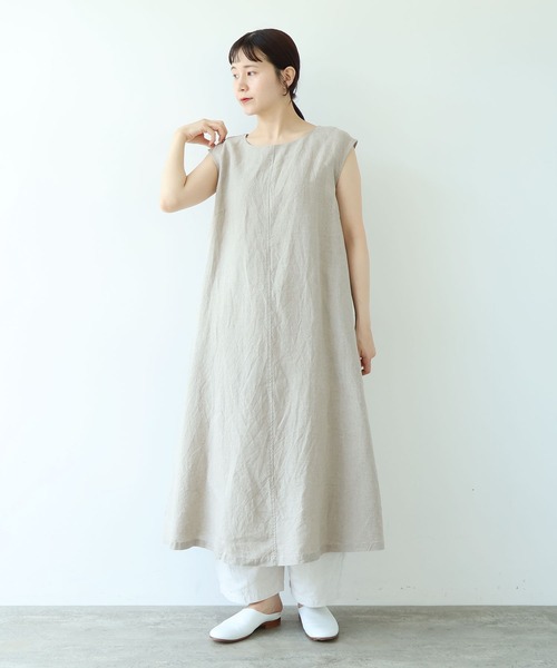 yuni(ユニ )の「40/1 Linen one-piece(ワンピース・レディース・ブラック/キナリ・FREE)」の2枚目の写真
