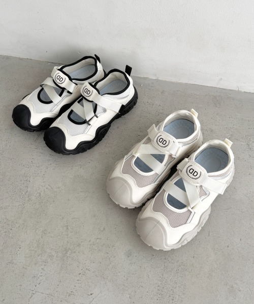 SOLLON.(ソルロン)の「ベルクロストラップスニーカーサンダル(サンダル・レディース・ブラック/グレー・23.5cm/24.5cm)」の3枚目の写真