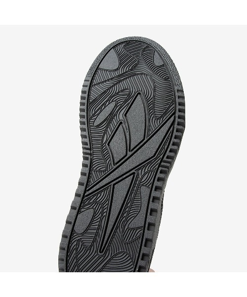Reebok（リーボック）の「ATRチル 96 / ATR CHILL 96 SA（スニーカー・メンズ・ブラック/ホワイト・24.0cm/24.5cm/23.5cm/23.0cm/30.0cm/29.0cm/28.5cm/28.0cm/25.5cm/25.0cm/27.5cm/27.0cm/26.5cm/26.0cm）」の16枚目の写真