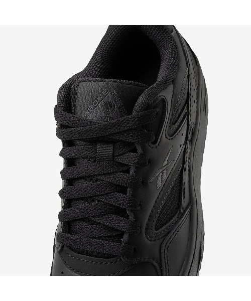 Reebok（リーボック）の「ATRチル 96 / ATR CHILL 96 SA（スニーカー・メンズ・ブラック/ホワイト・24.0cm/24.5cm/23.5cm/23.0cm/30.0cm/29.0cm/28.5cm/28.0cm/25.5cm/25.0cm/27.5cm/27.0cm/26.5cm/26.0cm）」の4枚目の写真