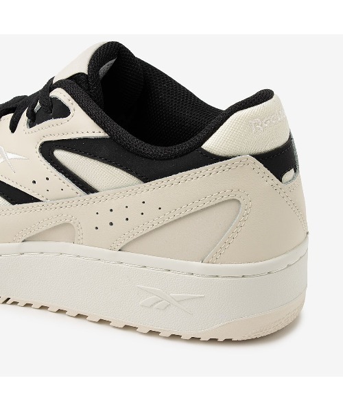 Reebok（リーボック）の「ATRチル 96 / ATR CHILL 96 SA（スニーカー・メンズ・ブラック/ホワイト・24.0cm/24.5cm/23.5cm/23.0cm/30.0cm/29.0cm/28.5cm/28.0cm/25.5cm/25.0cm/27.5cm/27.0cm/26.5cm/26.0cm）」の10枚目の写真